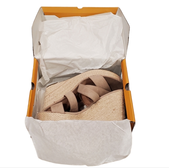 NIB Womens generic 3 inch wedges Size 10 color taupe - Picture 2 of 7